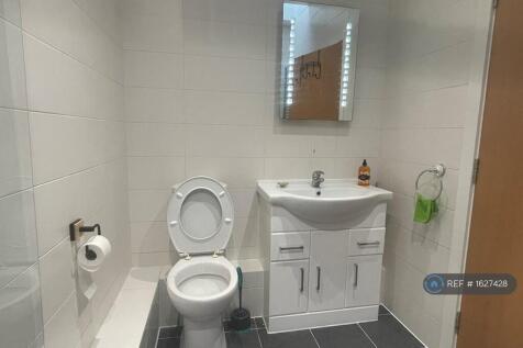 Main Toilet 