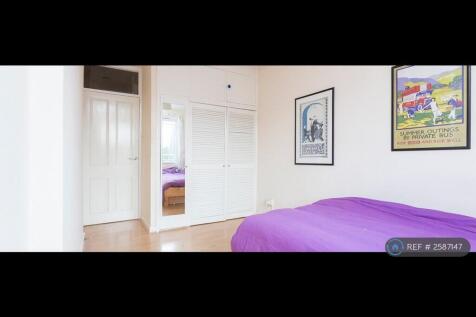Bedroom 3 (Now With Desk)