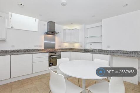 Eat-In Kitchen