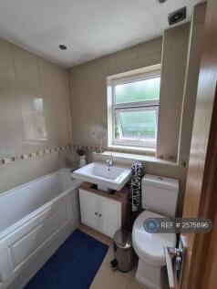 Bathroom With Tub