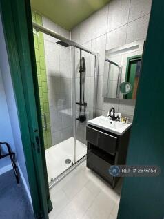 Ensuite Bedroom 1