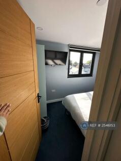 Ensuite Bedroom 2