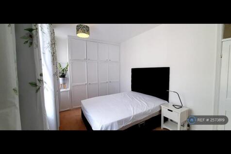 Green Bedroom 1