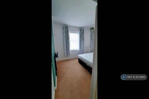 Green Bedroom 5