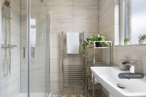 Bathroom/ Shower