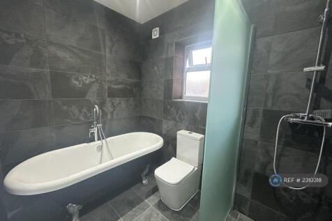 Upstairs Bathroom Angle 2
