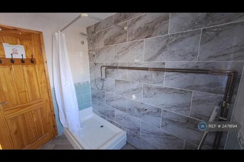 2nd Floor Shower