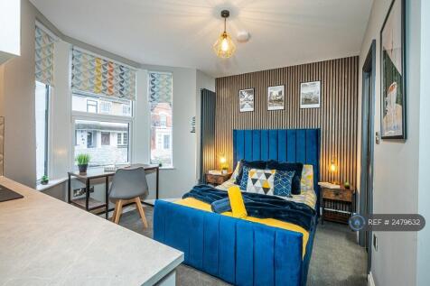 Full Bedroom