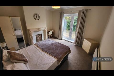Room 1 - Available