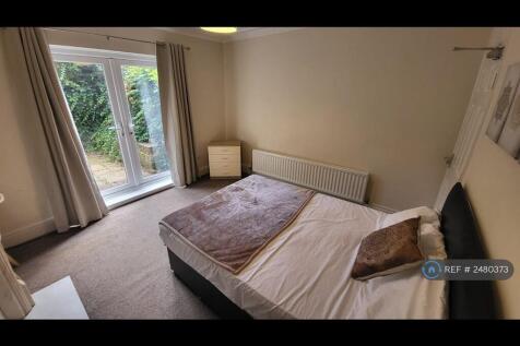 Room 1 - Available