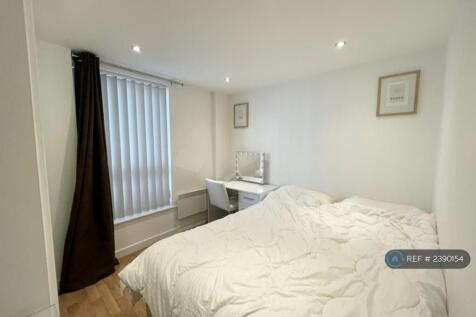 2nd Bedroom With Gas Lift Storage Bed