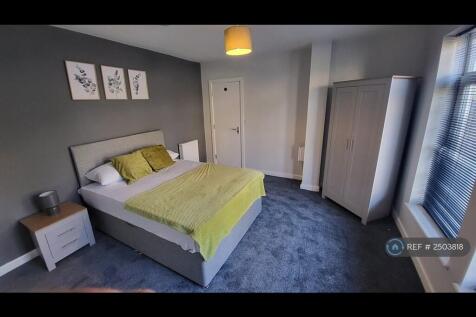Room 1 - Available