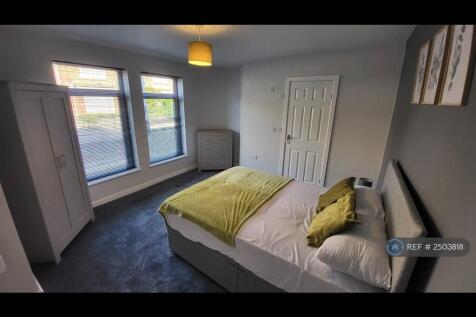 Room 1 - Available