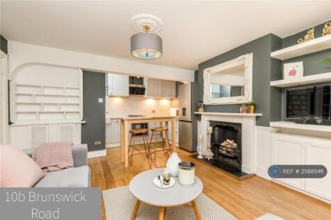 Living Room/Kitchen
