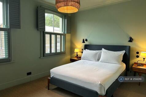 Main Double Bedroom