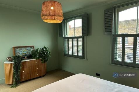 Main Double Bedroom