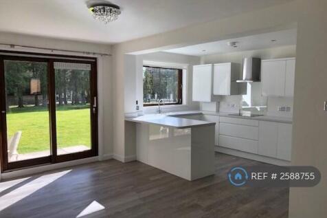 Dining Room &amp; Breakfast Bar