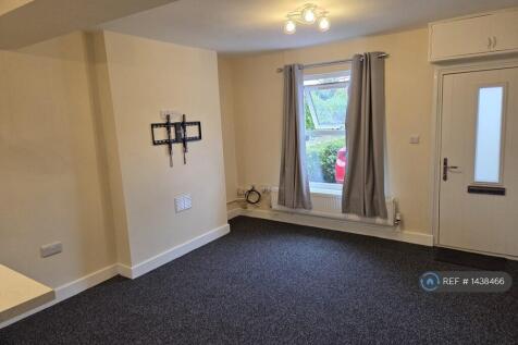 Lounge - View To Front