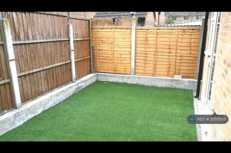 Nice Sunny Low Maintenance Rear Garden