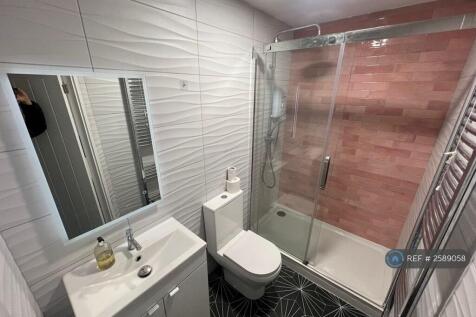 Ensuite Shower Room 2