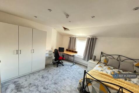 Available To Students Bedroom 5 Updated 27 August