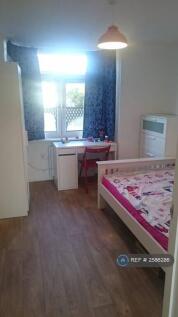 Bedroom 2(Currently Turned Into Office)