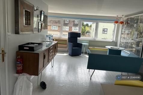 Living Space, 1st Floor