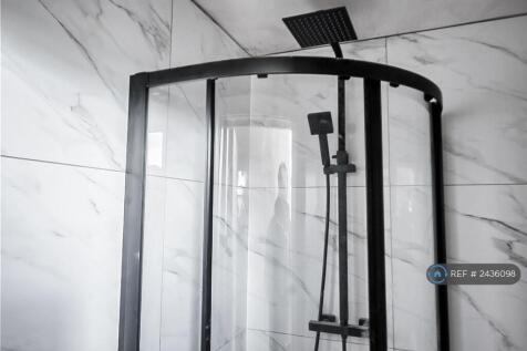 Shower With Waterfall Shower Feature