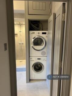Cupboard With Washing Machine And Dryer