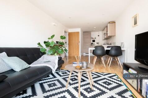 Open Plan Living Room / Kitchen