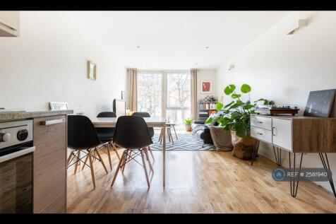 Open Plan Living Room / Kitchen