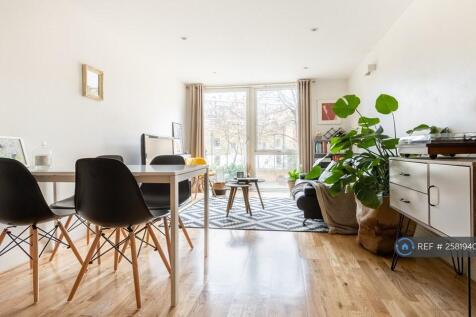 Open Plan Living Room / Kitchen