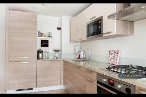 Open Plan Living Room / Kitchen