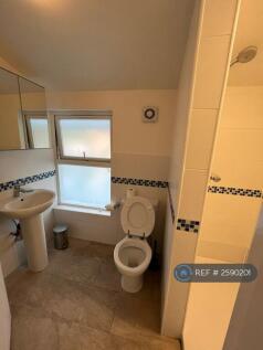 Upstairs Bathroom 