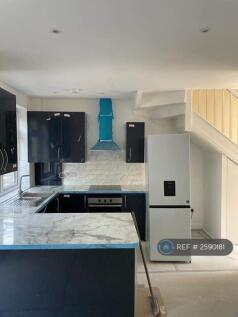 Finalising New Fitted Kitchen/ Breakfast Bar 