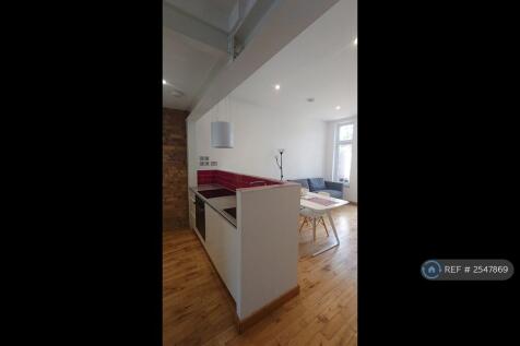Fully Fitted Kitchen