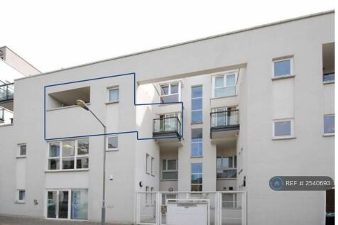 Balcony With View Over Nearest Parks 