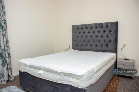 Large Bedroom 2 With Built In Wardrobe