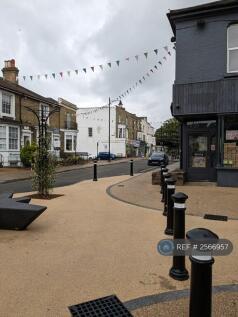 Village Atmosphere Bedford Place