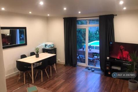Lounge/Dining 