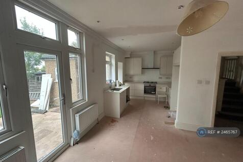 Brand New Kitchen Dinning Area 