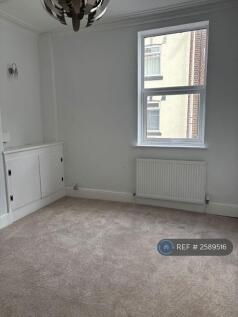 Front Lounge 