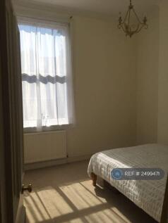 Double Bedroom - Bed Not Included