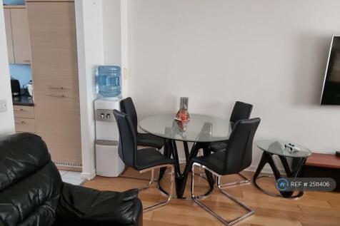 Lounge/ Dining Area