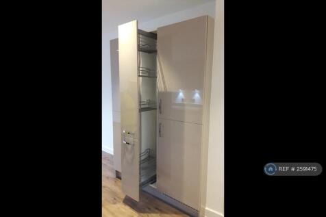 Plenty Of Kitchen Storage