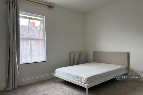 Bedroom 2, 1st Floor