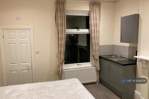 Studio 6 - Available Now £800