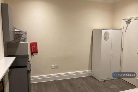 Studio 6 - Available Now £800