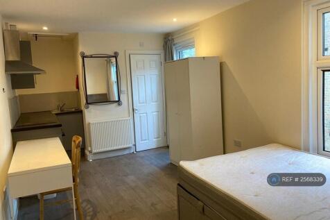 Studio 7 - Available On 19th October £750