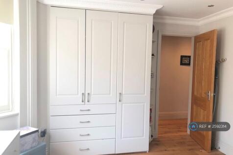 Main Bedroom - Built In Wardrobes